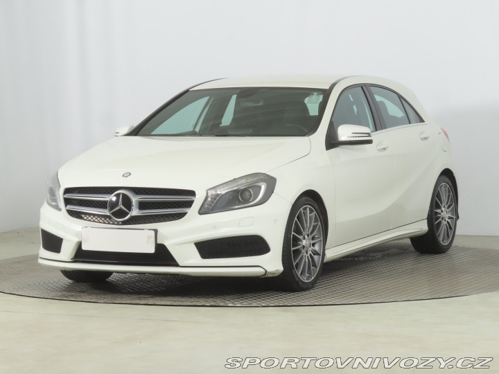 Mercedes-Benz A AMG Line A 180 2015