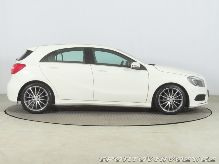 Mercedes-Benz A AMG Line A 180 2015