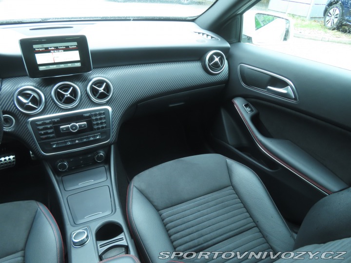 Mercedes-Benz A AMG Line A 180 2015