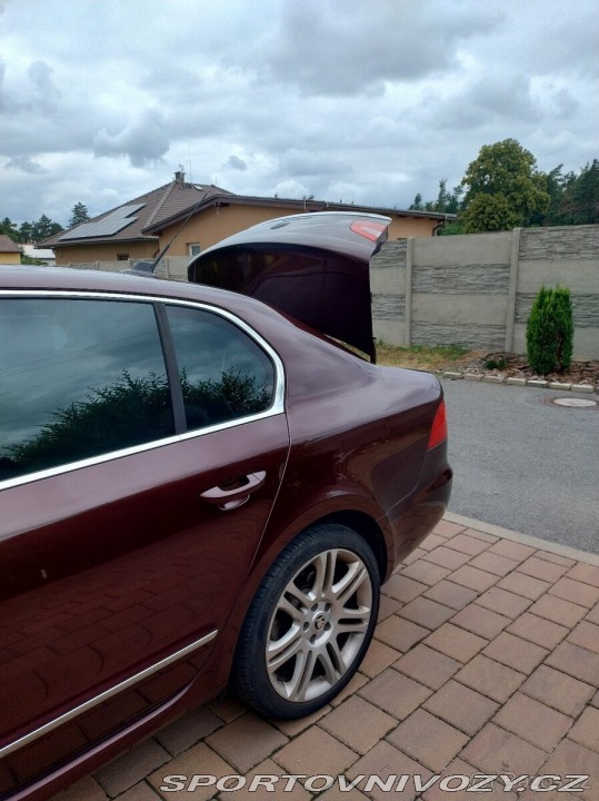 Škoda Superb 2,0   II 2009
