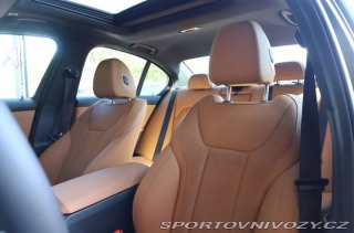 BMW 3 330i M 2024