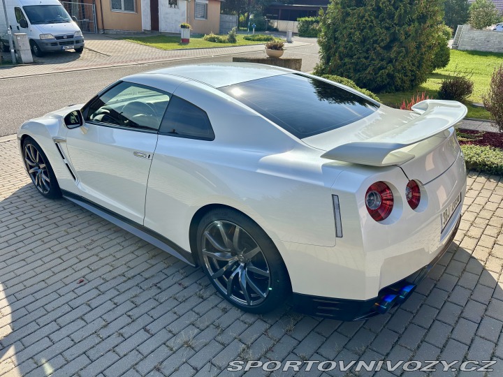Nissan GT-R R35 2014