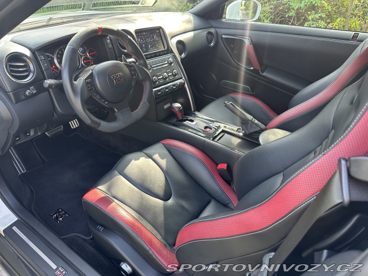 Nissan GT-R R35 2014