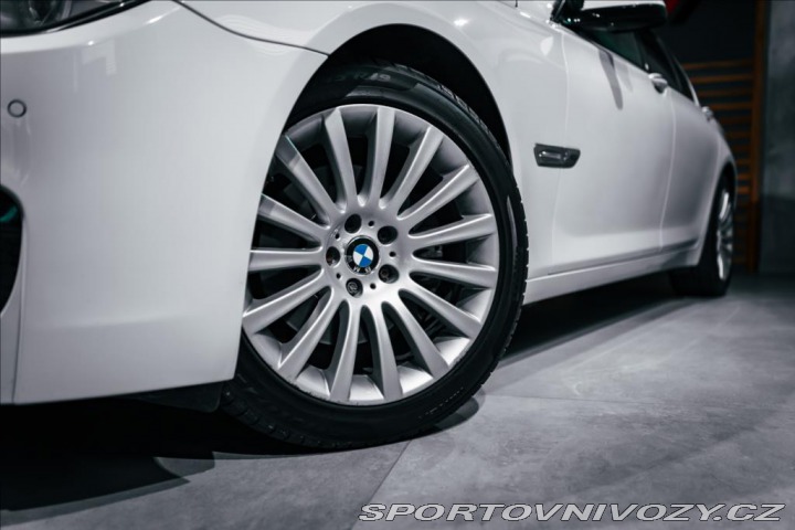 BMW 7 740xD 2011