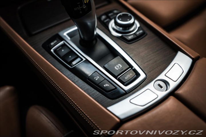 BMW 7 740xD 2011