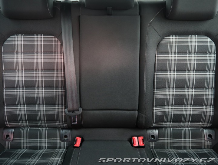 Volkswagen Golf 2.0 TDI GTD 2015