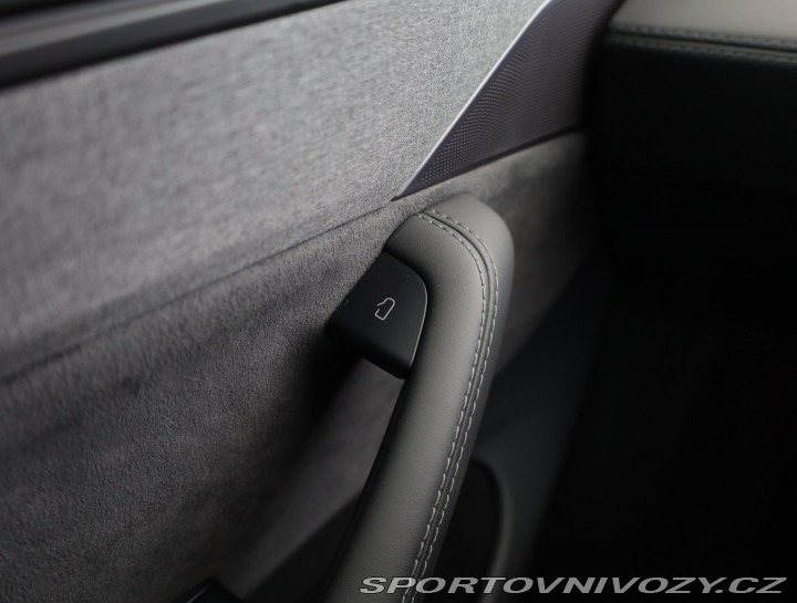 Tesla Model Y Long Range AWD 79kWh 2025
