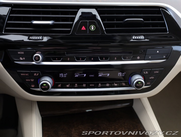 BMW 5 Luxury Line 540i xDrive 2017