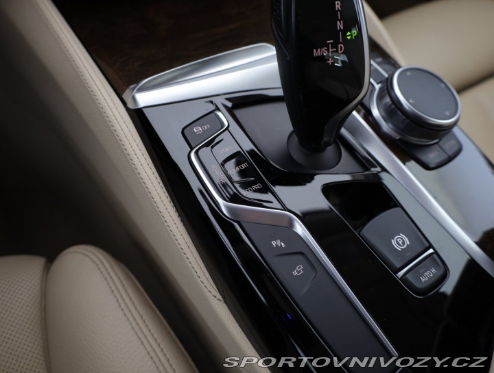 BMW 5 Luxury Line 540i xDrive 2017