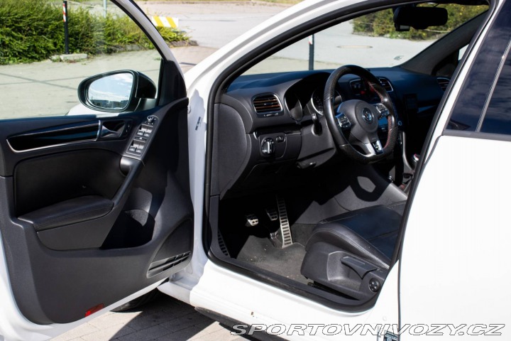 Volkswagen Golf GTI 2.0 TSI / AJ NA SPLÁ 2011