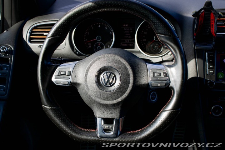 Volkswagen Golf GTI 2.0 TSI / AJ NA SPLÁ 2011