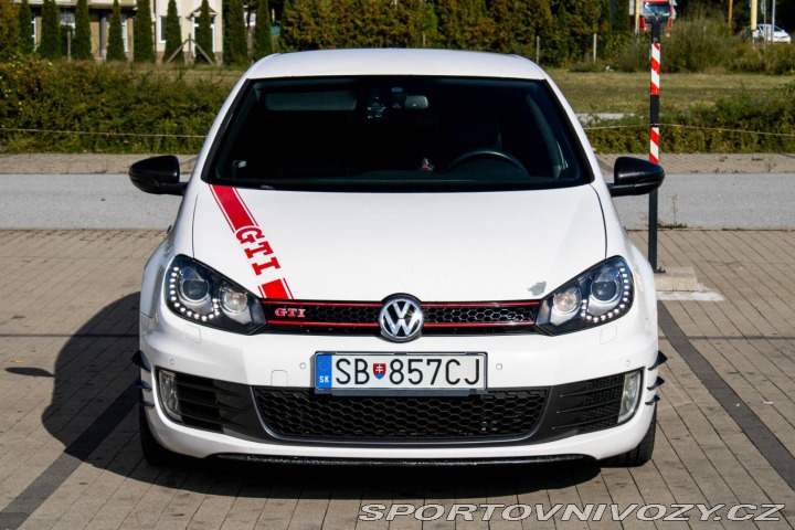 Volkswagen Golf GTI 2.0 TSI / AJ NA SPLÁ 2011