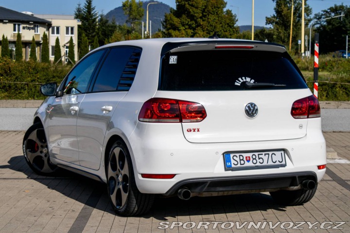 Volkswagen Golf GTI 2.0 TSI / AJ NA SPLÁ 2011