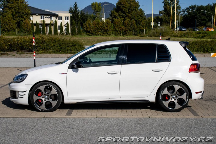 Volkswagen Golf GTI 2.0 TSI / AJ NA SPLÁ 2011