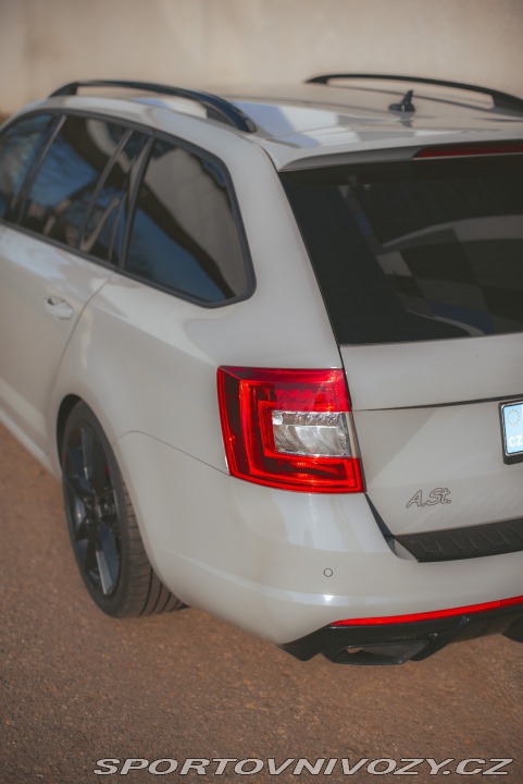Škoda Octavia RS 2016 1800