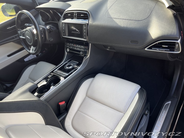 Jaguar XE 2,0D AWD R-sport 2018