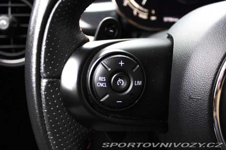 Mini Cooper S Červená kráska 2020