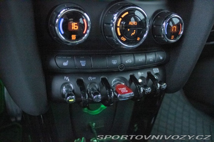 Mini Cooper S Červená kráska 2020