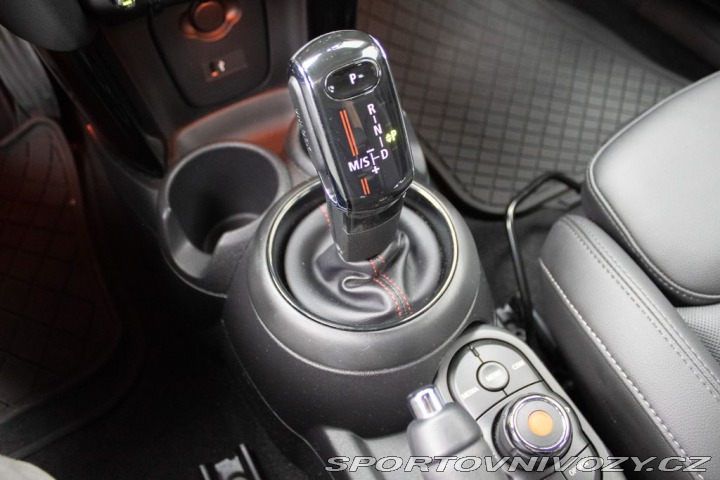 Mini Cooper S Červená kráska 2020