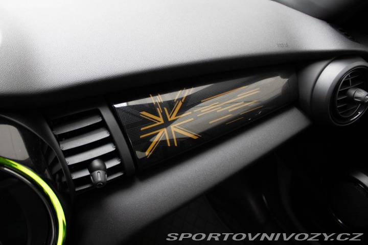 Mini Cooper S Červená kráska 2020