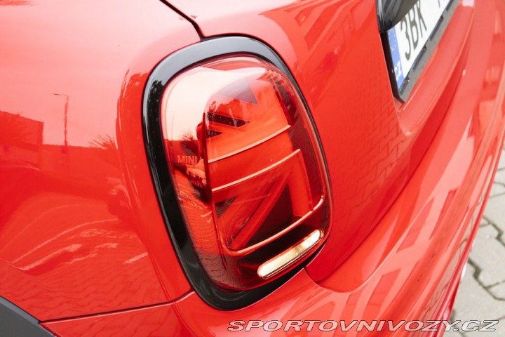 Mini Cooper S Červená kráska 2020