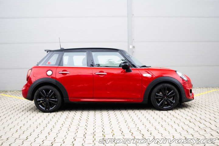 Mini Cooper S Červená kráska 2020