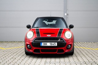 Mini Cooper S Červená kráska 2020