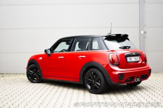 Mini Cooper S Červená kráska 2020