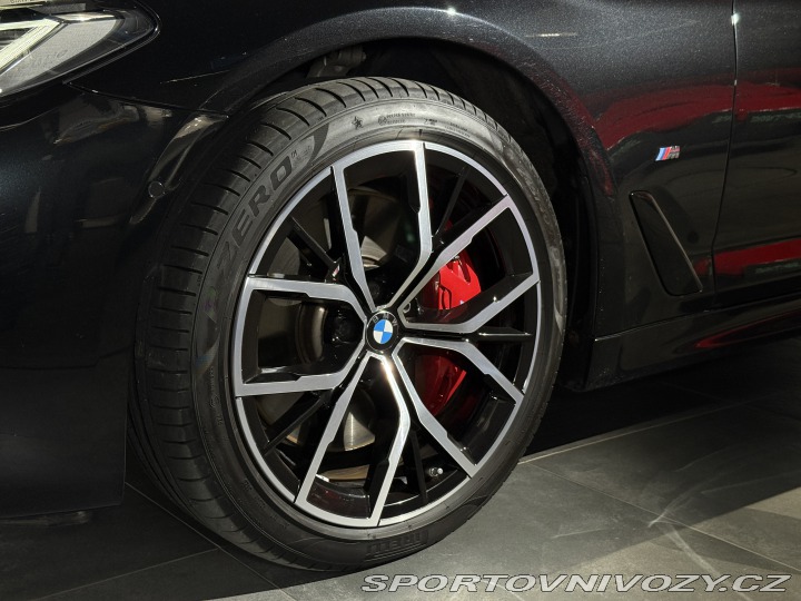 BMW 5 540ix*HUD*360*H&K*Tažné 2021