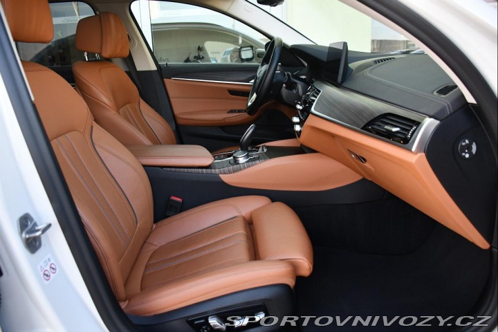 BMW 5 530d xD LUXURY HUD PANO T 2021