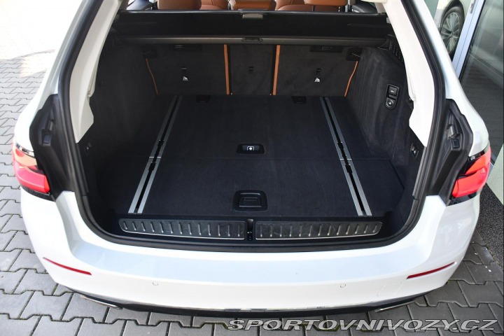 BMW 5 530d xD LUXURY REZERVACE 2021