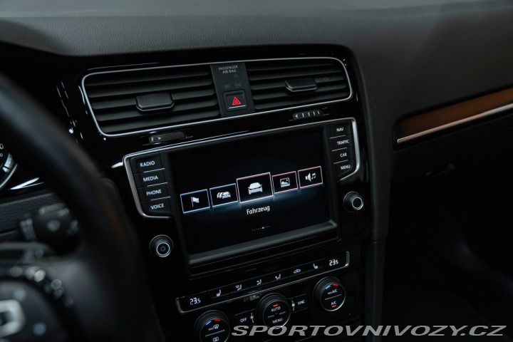 Volkswagen Golf VII Variant R BMT 4Motion 1800