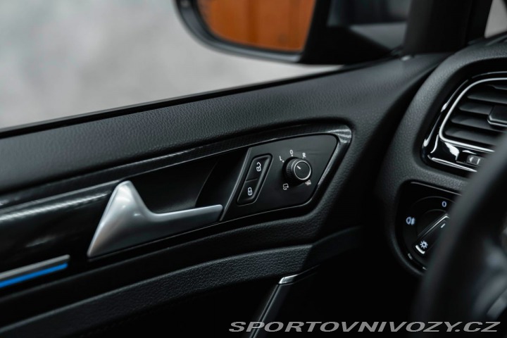 Volkswagen Golf VII Variant R BMT 4Motion 2015