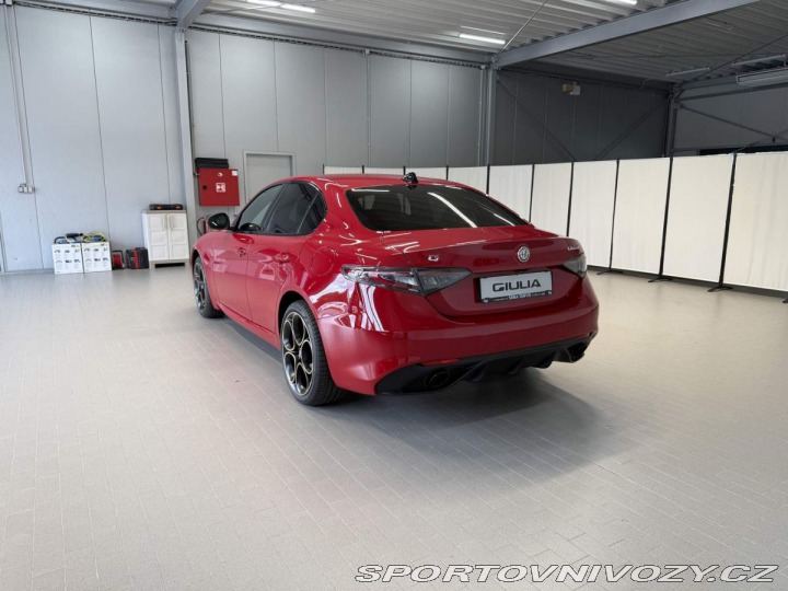 Alfa Romeo Giulia 2.0 Turbo 280k AT8 AWD I 2025