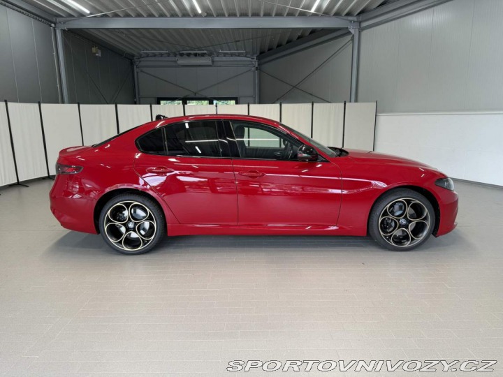 Alfa Romeo Giulia 2.0 Turbo 280k AT8 AWD I 2025