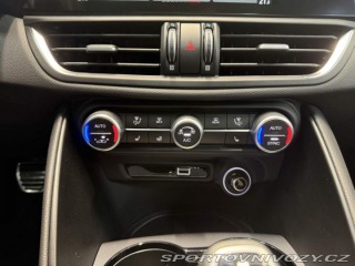 Alfa Romeo Giulia 2.0 Turbo 280k AT8 AWD  I 2025