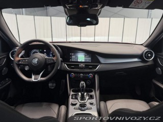 Alfa Romeo Giulia 2.0 Turbo 280k AT8 AWD  I 2025