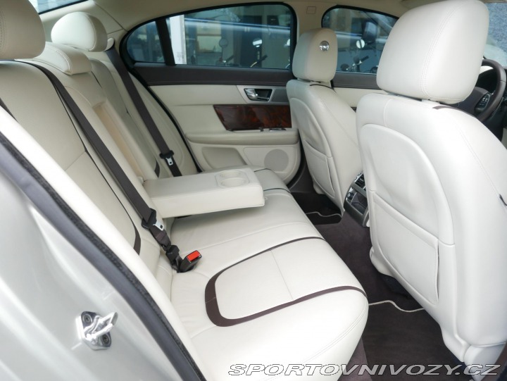 Jaguar XF 3,0 V6 AWD Automat REZERV 2013