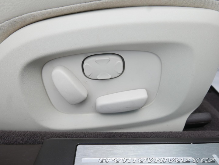 Jaguar XF 3,0 V6 AWD Automat REZERV 2013