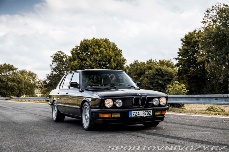 BMW M5 E28 M5