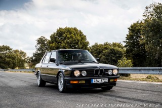 BMW M5 E28 M5