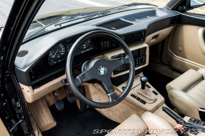 BMW M5 E28 M5 1988