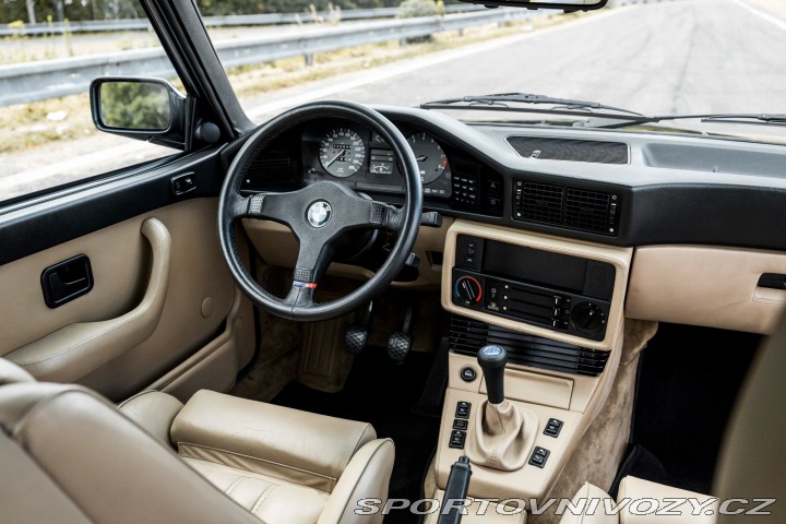 BMW M5 E28 M5 1988
