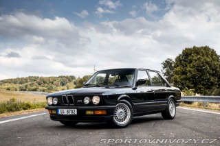 BMW M5 E28 M5 1988