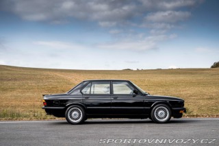 BMW M5 E28 M5 1988