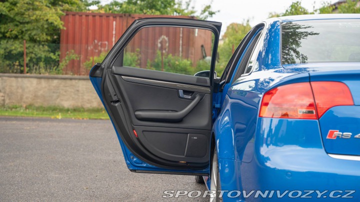 Audi RS4 2006