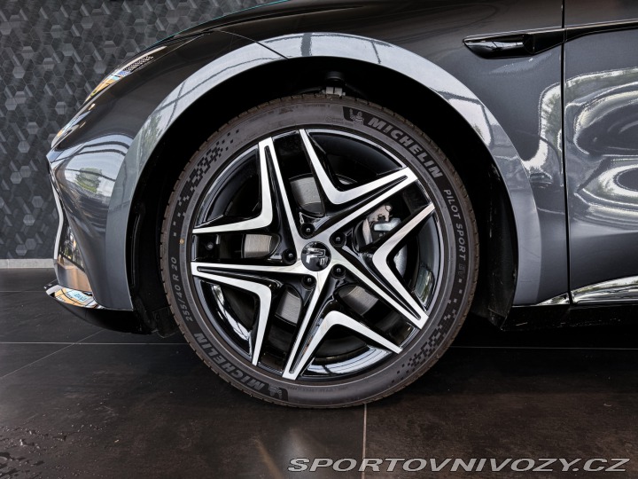 Ostatní značky Ostatní modely Rising F7 77 kWh RWD 2025