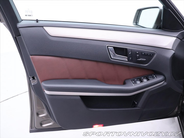 Mercedes-Benz E 3,5 350 4MATIC 200kW Avan 2010