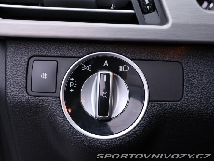 Mercedes-Benz E 3,5 350 4MATIC 200kW Avan 2010