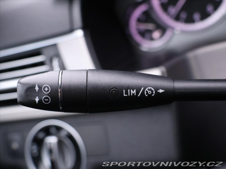 Mercedes-Benz E 3,5 350 4MATIC 200kW Avan 2010